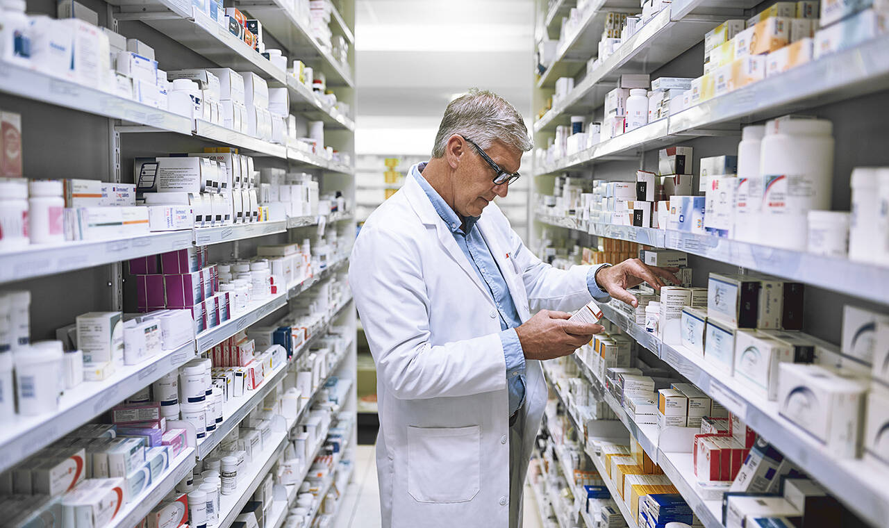 mature-pharmacist_gettyimages-883064974_1280x760.jpg
