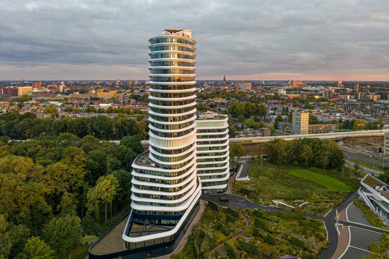 Foto kantoorgebouw in stad Groningen
