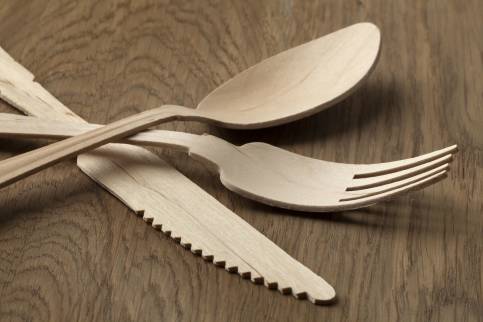 wooden-fork-knife-and-spoon-pmfrdem-min.jpg