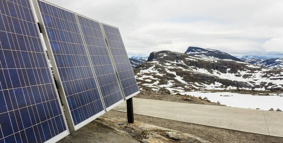 Foto van een zonnecelleninstallatie in Noorwegen.