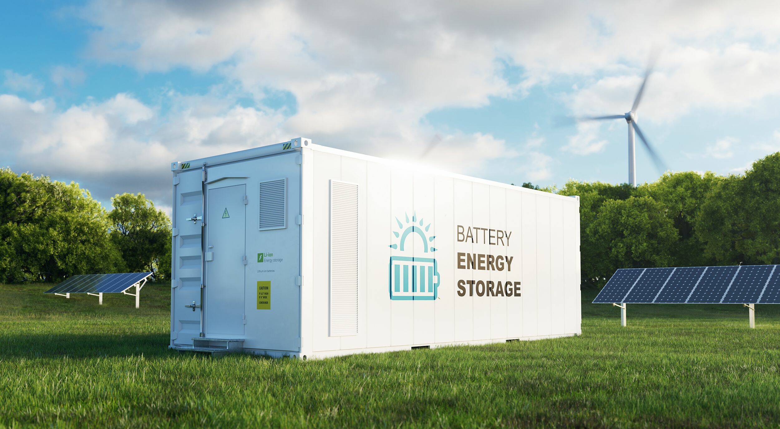 Fotografische illustratie van een batterijcontainer met op de achtergond zonnepanelen en windmolens.