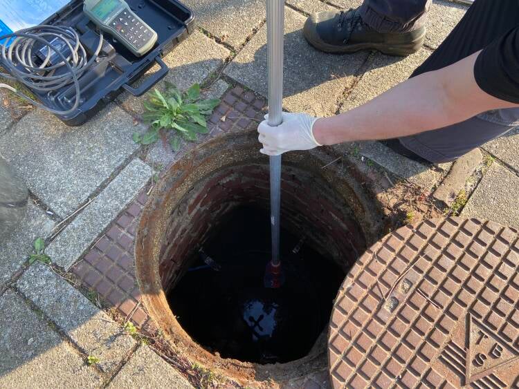 Onderwaterfoto van een snoekbaars