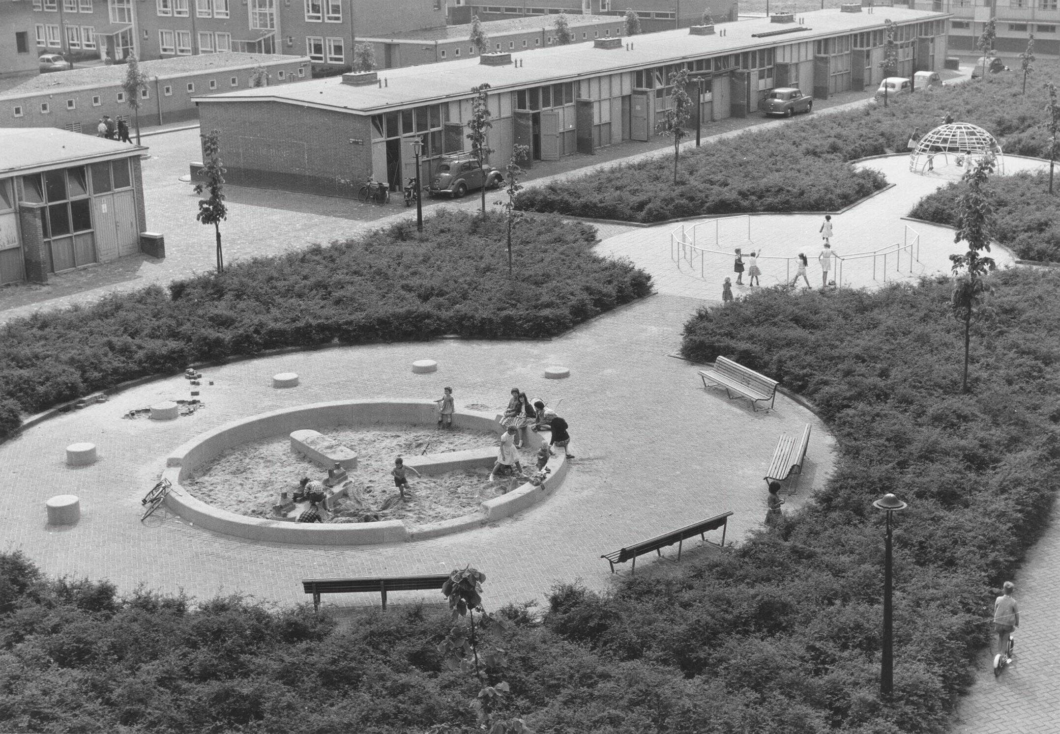 Speelplaats Mendes Da Costahof, Geuzenveld.