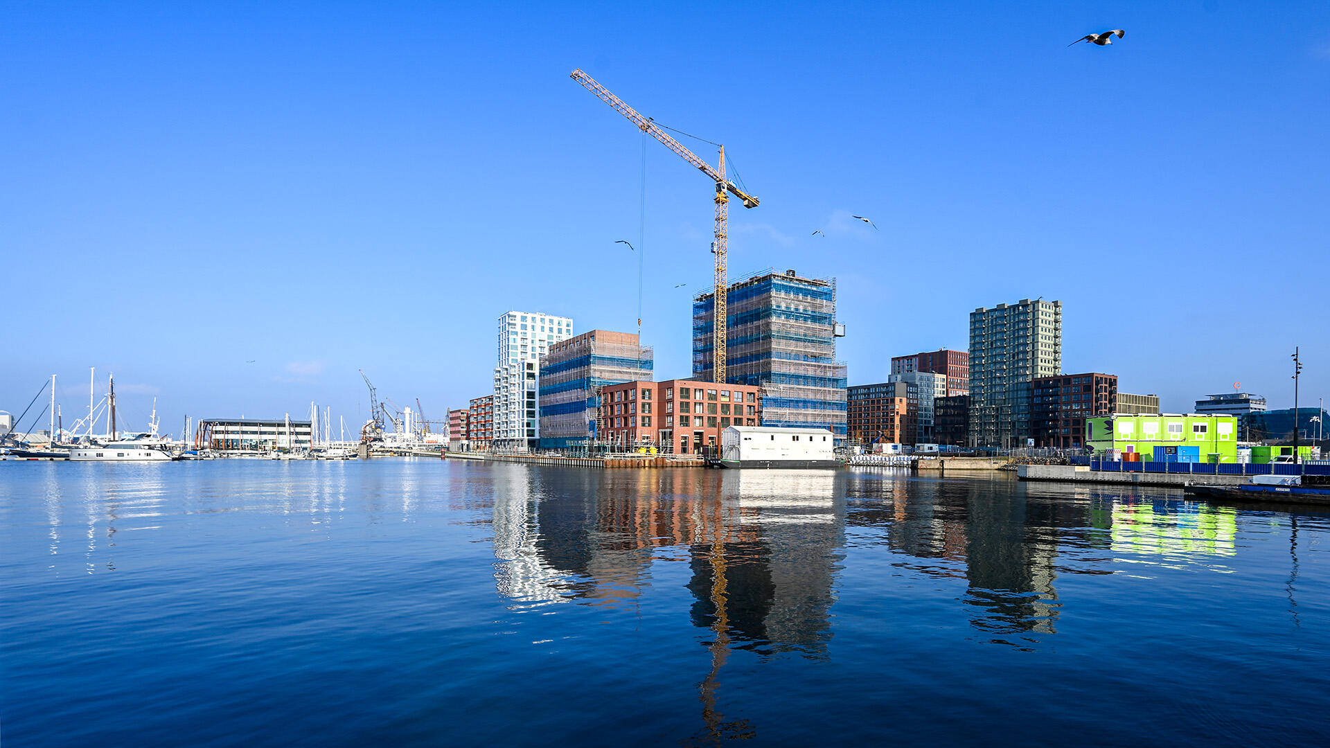 Bedrijventerrein aan het water