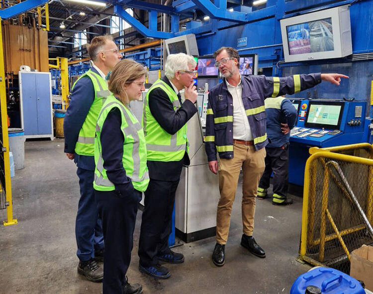 Gedeputeerde André van Schie op werkbezoek bij bedrijf in Utrecht.