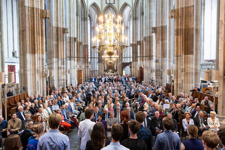 Op 15 november reikte ik in de Stadsschouwburg Utrecht de Nationale Kinderprijs 2023 uit aan Lars Westra en Mehrzad Joussefi