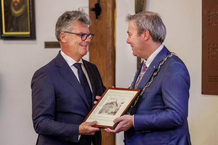 30 maart: be&euml;diging Mark R&ouml;ell van Baarn&nbsp; 
(3de termijn)