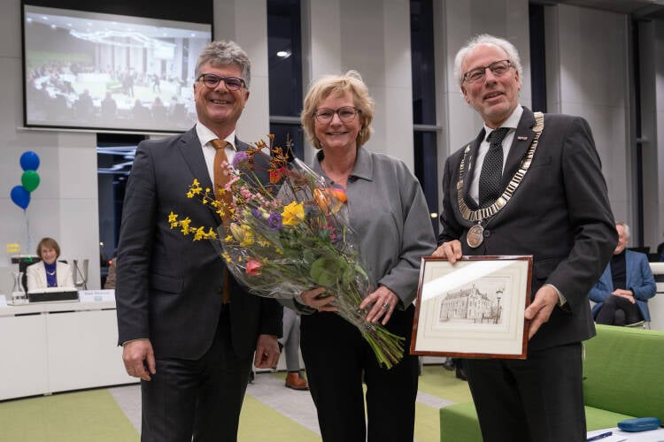 30 maart: be&euml;diging Mark R&ouml;ell van Baarn&nbsp; 
(3de termijn)