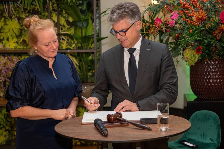 30 maart: be&euml;diging Mark R&ouml;ell van Baarn&nbsp; 
(3de termijn)