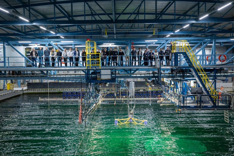 MARIN, Ocergy and some members of the RECORD 15+ consortium during the model tests.