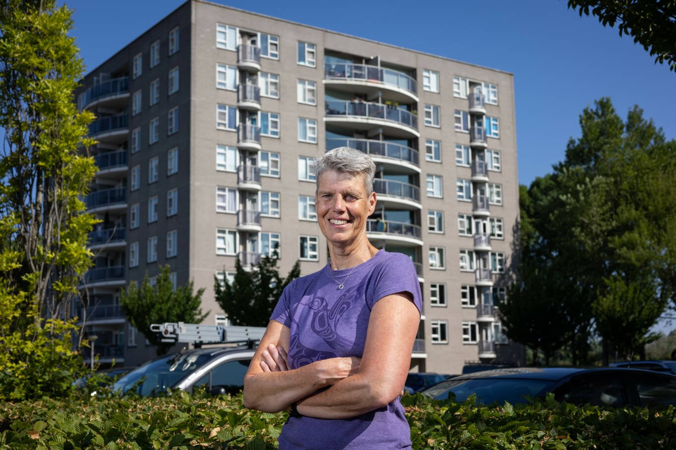 BPD Woningfonds-directeur Tak Lam in Havenkade in het gebouw Thuishaven in Nijmegen, waar BPD Woningfonds 38 middenhuurwoningen verhuurt.