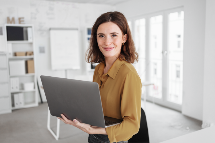 Vrouw met laptop