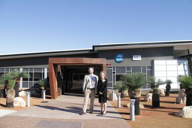 2013 June - WA Chief Scientist Lyn Beazley visit the Centre