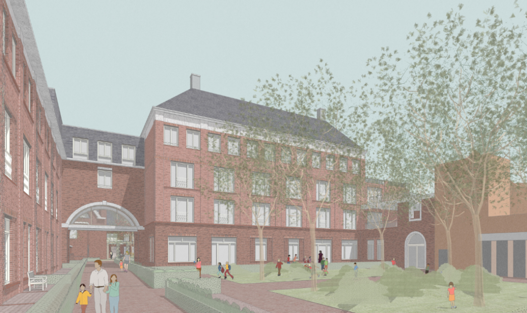 Foto van een oudere mevrouw in een rolstoel. Ze kijkt lachend naar de zorgmedewerker die haar duwt.