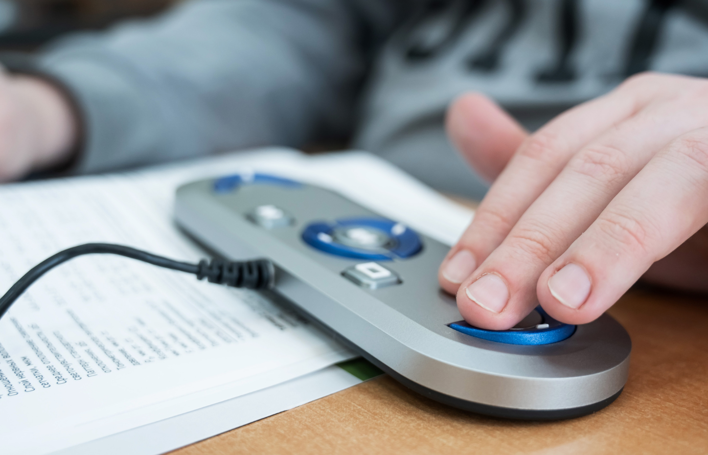 student die voorleessoftware gebruikt, ingezoomd op de voorziening.