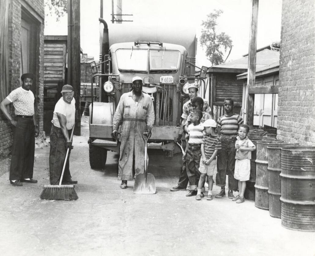 Alley clean up, Chicago Urban League Records.