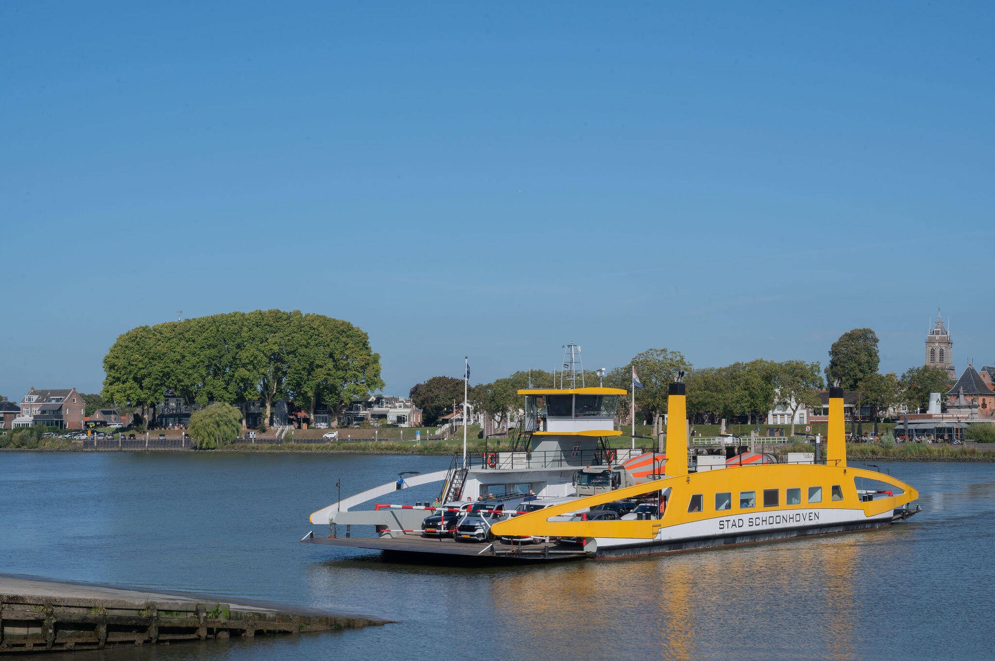 Foto van de veerpont bij Groot-Ammers