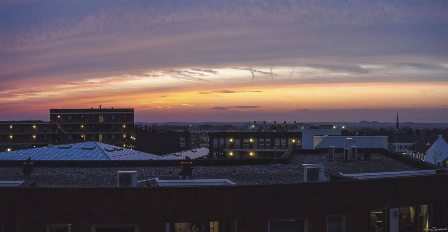 Op de foto een mooie zonsondergang in Stein