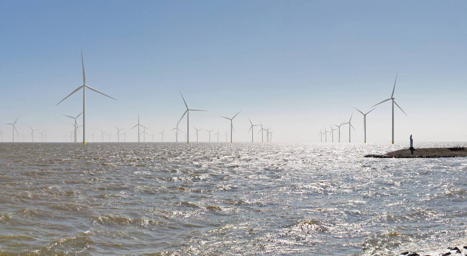 Visualisation wind farm Fryslân with windmills in the sea